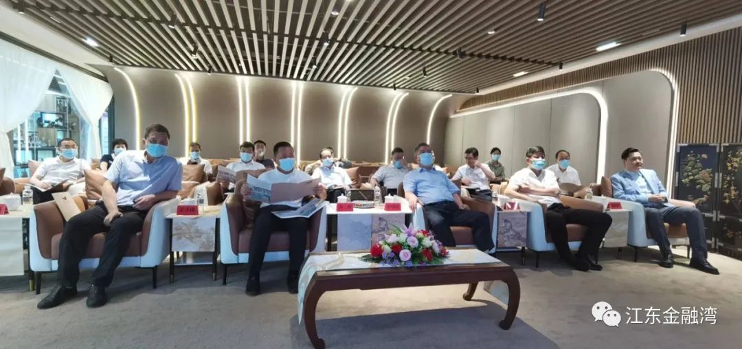 浙江省舟山市人大常委會考察組走訪江東金融灣考察調研