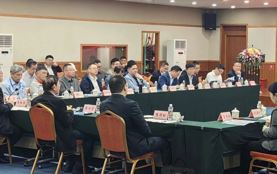 金融服務(wù)實(shí)體產(chǎn)業(yè)-走進(jìn)海南航芯路演